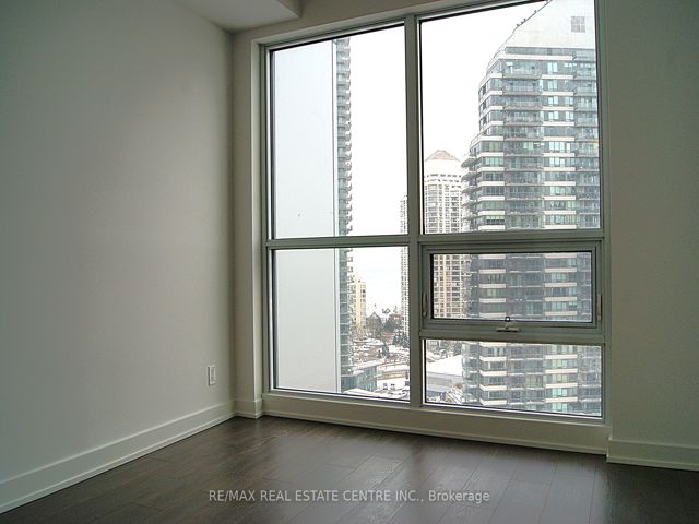 1602 - 2220 Lakeshore Blvd W