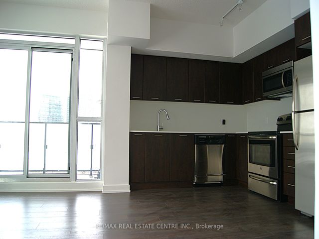 1602 - 2220 Lakeshore Blvd W