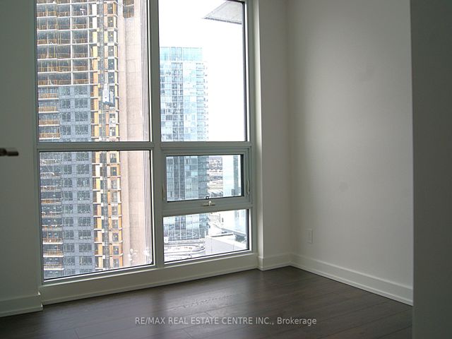 1602 - 2220 Lakeshore Blvd W