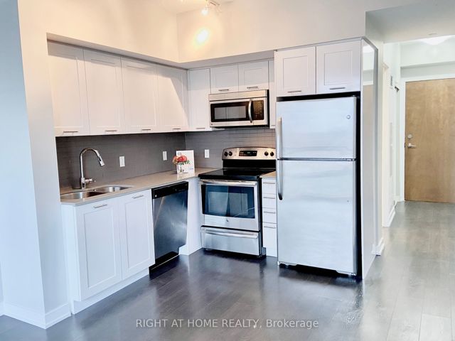 502 - 2212 Lake Shore Blvd W