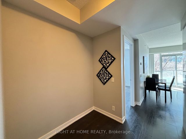 502 - 2212 Lake Shore Blvd W