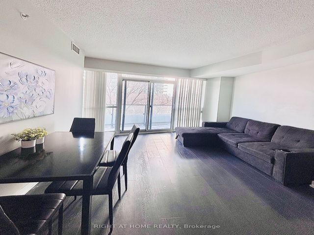 502 - 2212 Lake Shore Blvd W