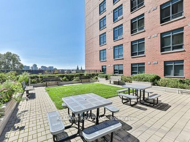 312 - 61 Heintzman St
