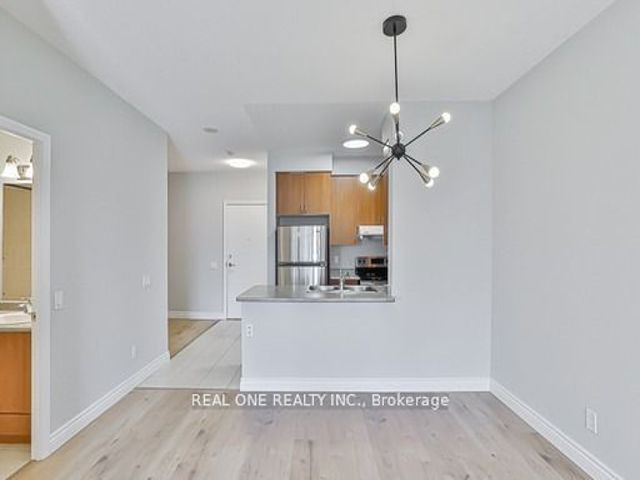 312 - 61 Heintzman St