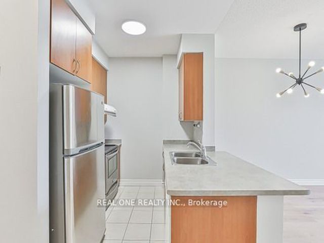 312 - 61 Heintzman St