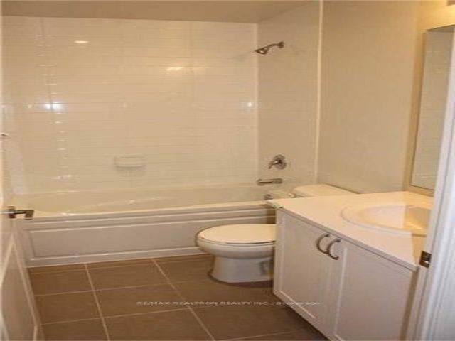 1106 - 39 Annie Craig Dr