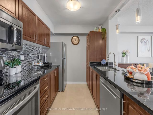 1702 - 3077 Weston Rd