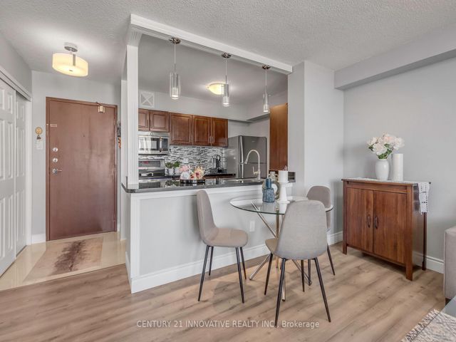 1702 - 3077 Weston Rd