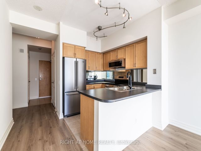 1102 - 5 Marine Parade Dr