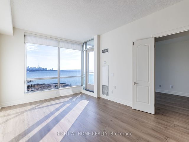 1102 - 5 Marine Parade Dr