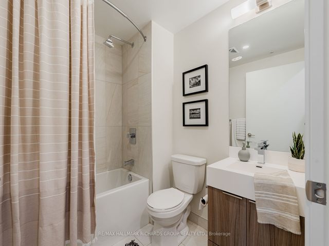 1112 - 30 Samuel Wood Way