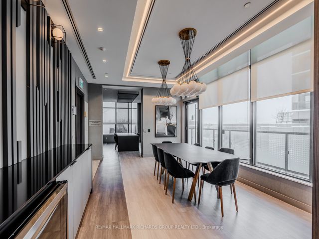 1112 - 30 Samuel Wood Way