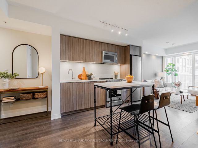 1112 - 30 Samuel Wood Way