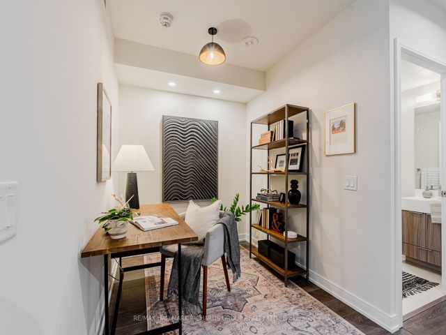 1112 - 30 Samuel Wood Way