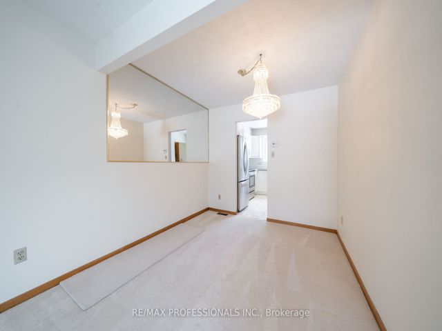 52 - 580 Renforth Dr