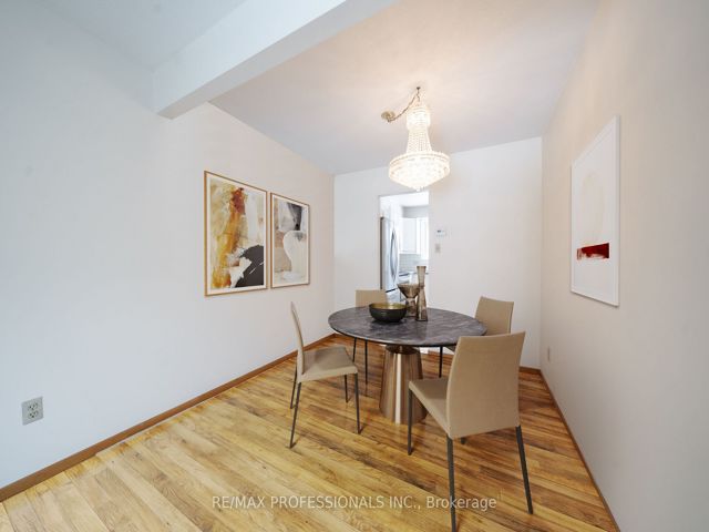 52 - 580 Renforth Dr