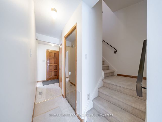 52 - 580 Renforth Dr