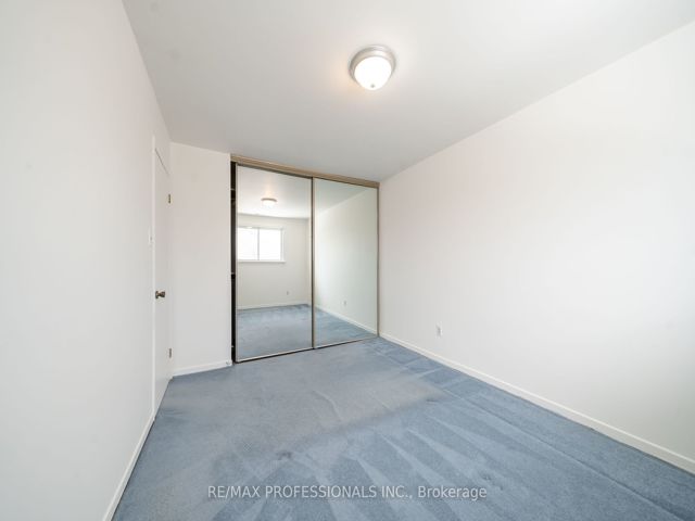 52 - 580 Renforth Dr
