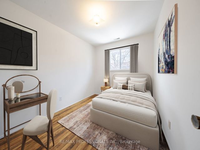 52 - 580 Renforth Dr