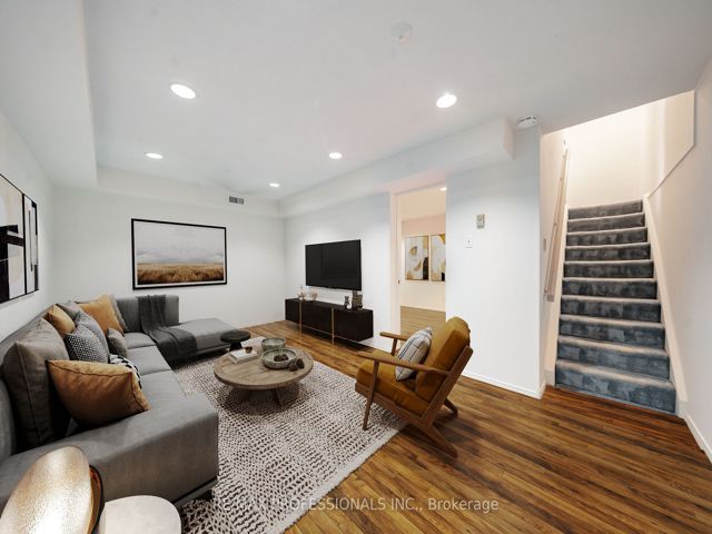 52 - 580 Renforth Dr
