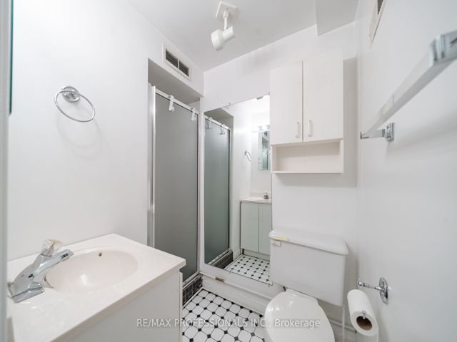 52 - 580 Renforth Dr