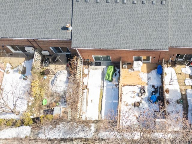 52 - 580 Renforth Dr