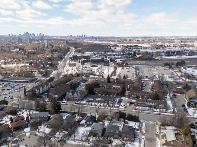 52 - 580 Renforth Dr