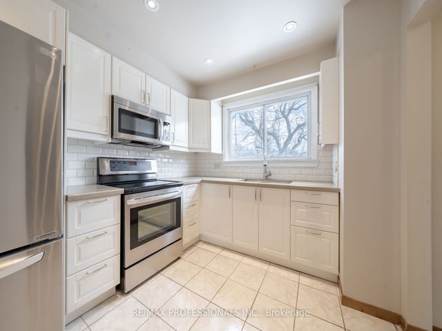 52 - 580 Renforth Dr