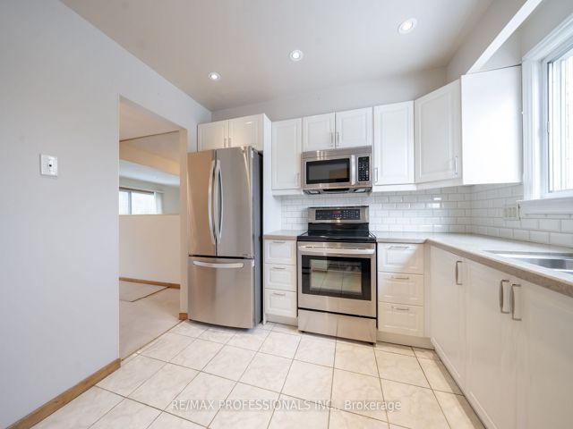 52 - 580 Renforth Dr