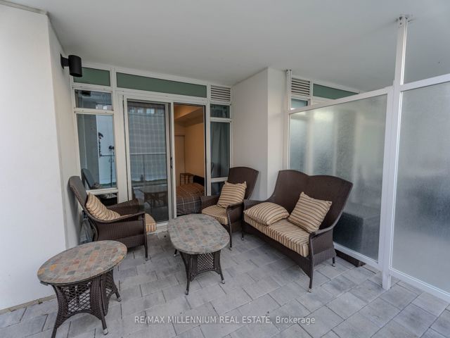 216 - 10 Wilby Cres