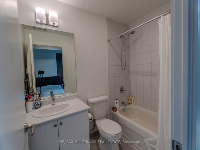 216 - 10 Wilby Cres