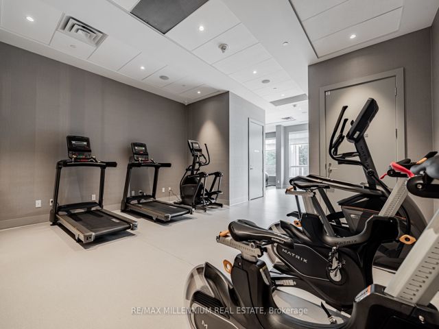 216 - 10 Wilby Cres
