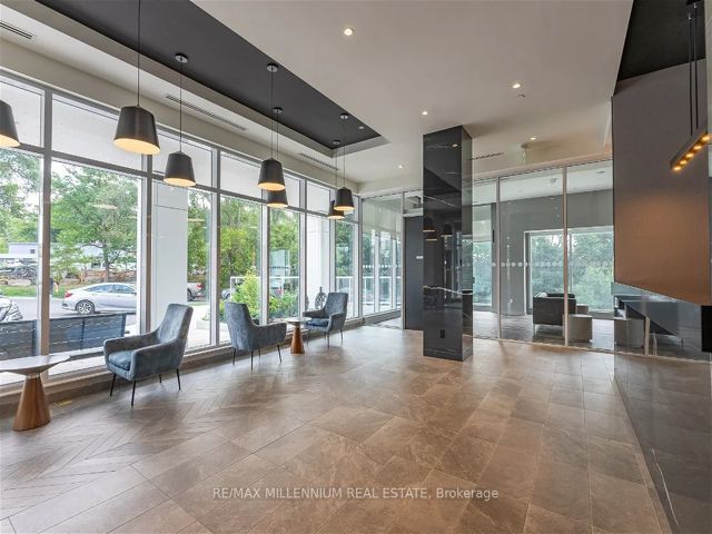 216 - 10 Wilby Cres