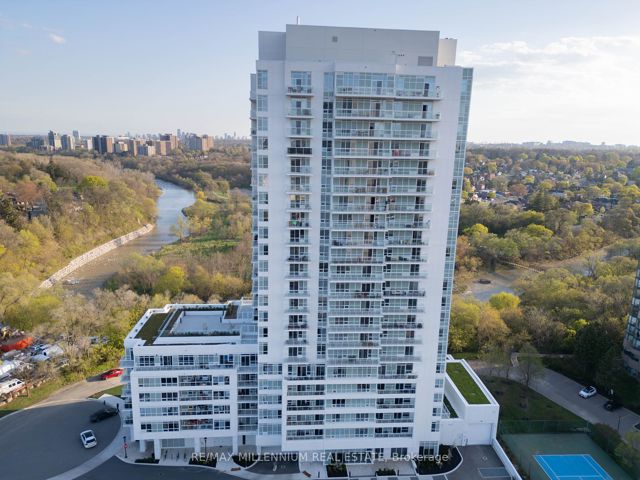 216 - 10 Wilby Cres