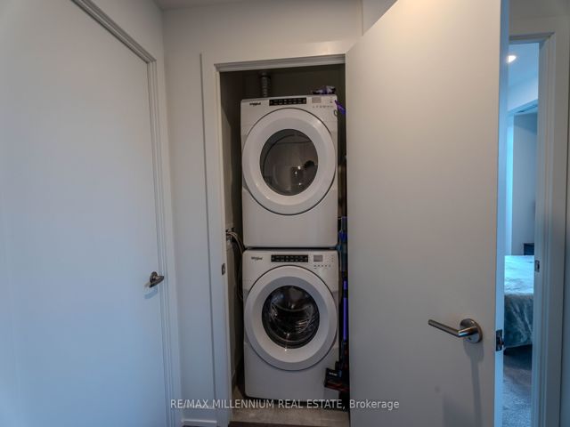 216 - 10 Wilby Cres