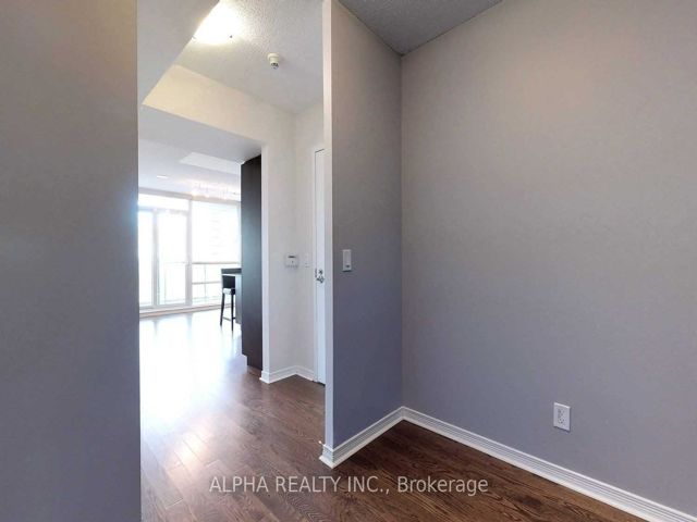 1205 - 15 Legion Rd