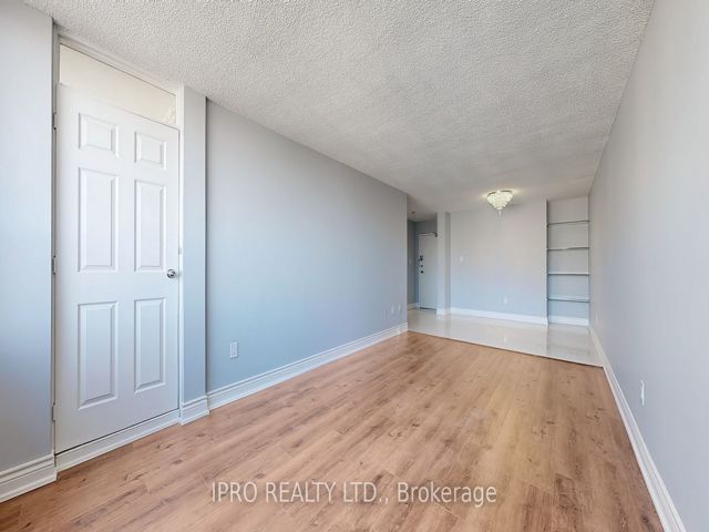 2002 - 390 Dixon Rd