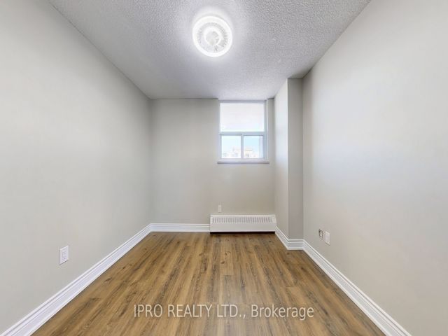 2002 - 390 Dixon Rd