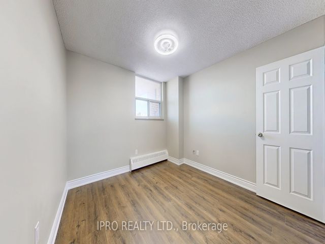 2002 - 390 Dixon Rd