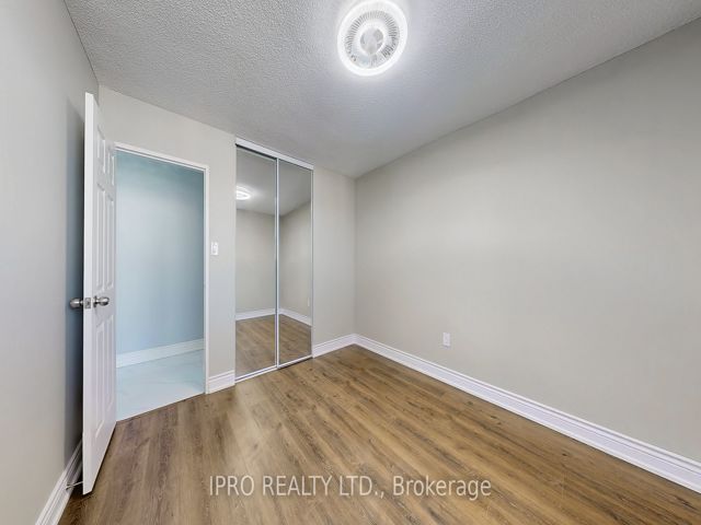 2002 - 390 Dixon Rd