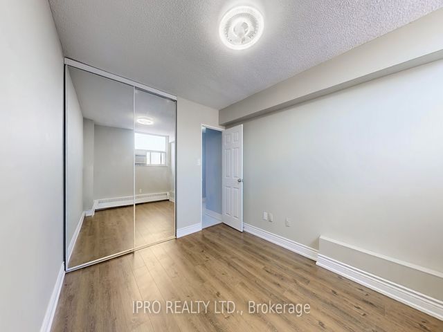 2002 - 390 Dixon Rd