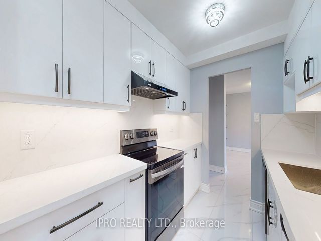 2002 - 390 Dixon Rd