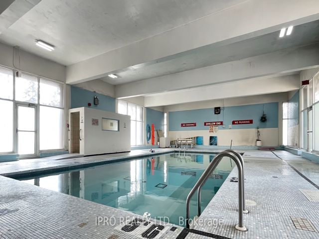 2002 - 390 Dixon Rd