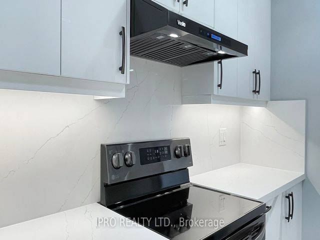 2002 - 390 Dixon Rd