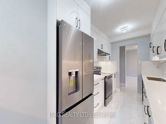 2002 - 390 Dixon Rd