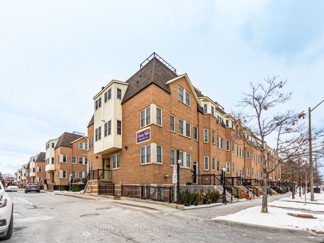 15 - 760 Lawrence Ave W