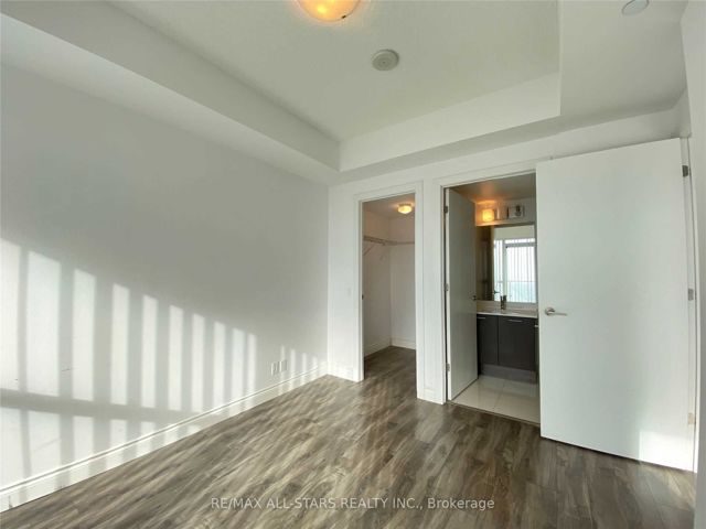 3709 - 2220 Lake Shore Blvd W