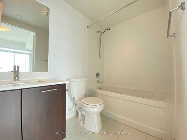 3709 - 2220 Lake Shore Blvd W
