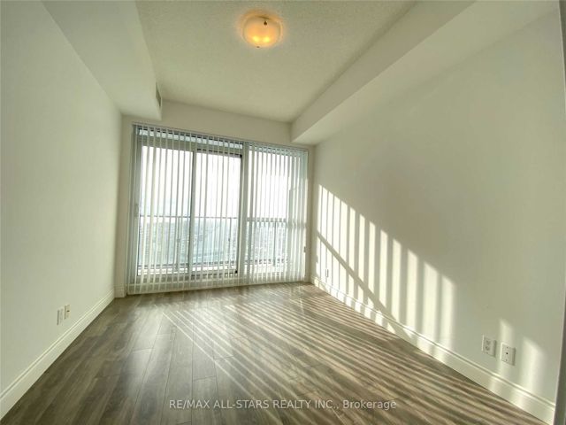 3709 - 2220 Lake Shore Blvd W