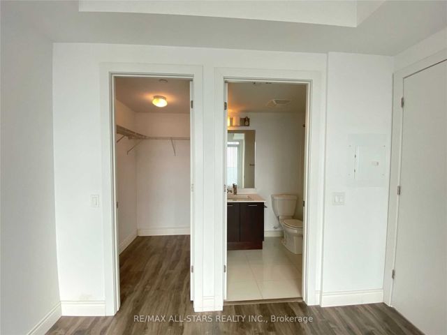 3709 - 2220 Lake Shore Blvd W
